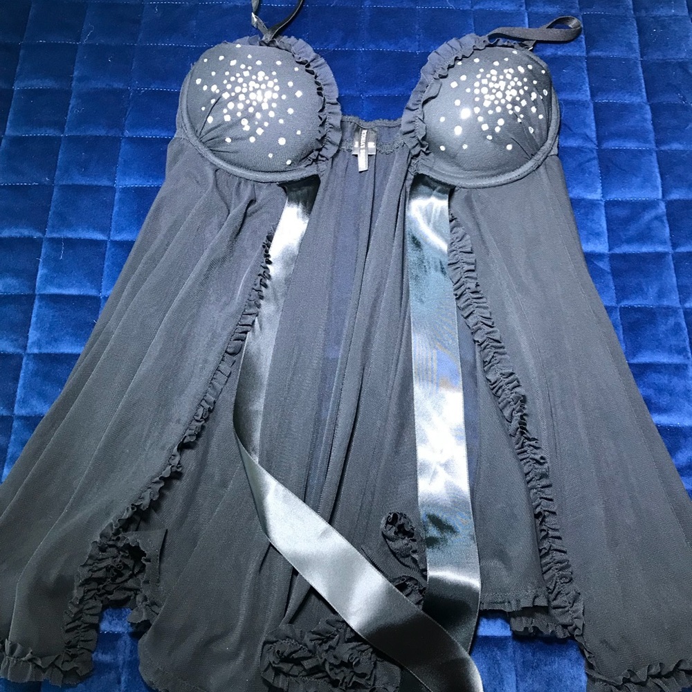MOVING SALE ⚡️ VICTORIA’S SECRET NIGHTY (LIKE NEW) - Picture 3 of 8